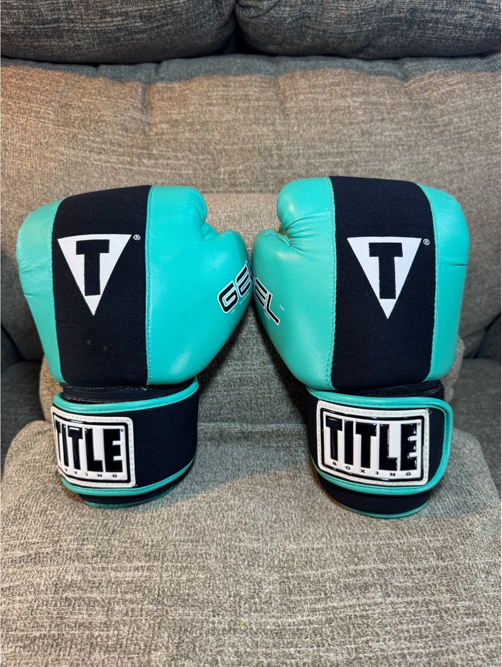 TITLE Boxing Gel Suspense V2T Training Gloves Teal / Black